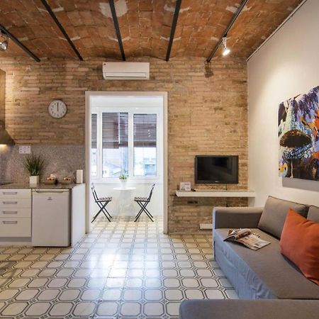 Happy People Gaudi Sant Pau Apartments Barcelona Luaran gambar