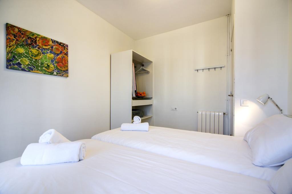 Happy People Gaudi Sant Pau Apartments Barcelona Luaran gambar