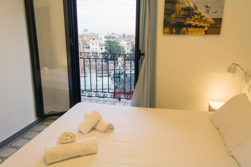 Happy People Gaudi Sant Pau Apartments Barcelona Luaran gambar