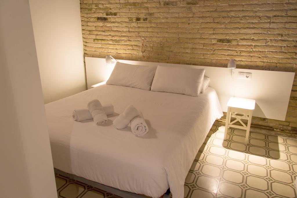 Happy People Gaudi Sant Pau Apartments Barcelona Luaran gambar
