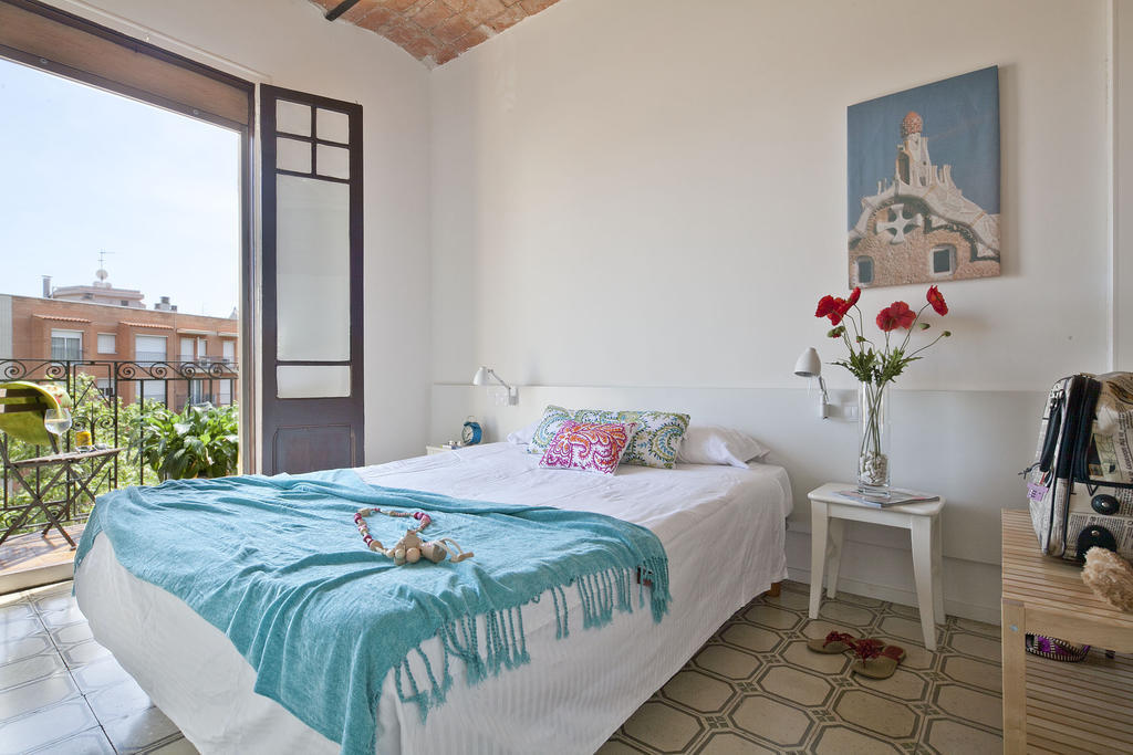 Happy People Gaudi Sant Pau Apartments Barcelona Luaran gambar