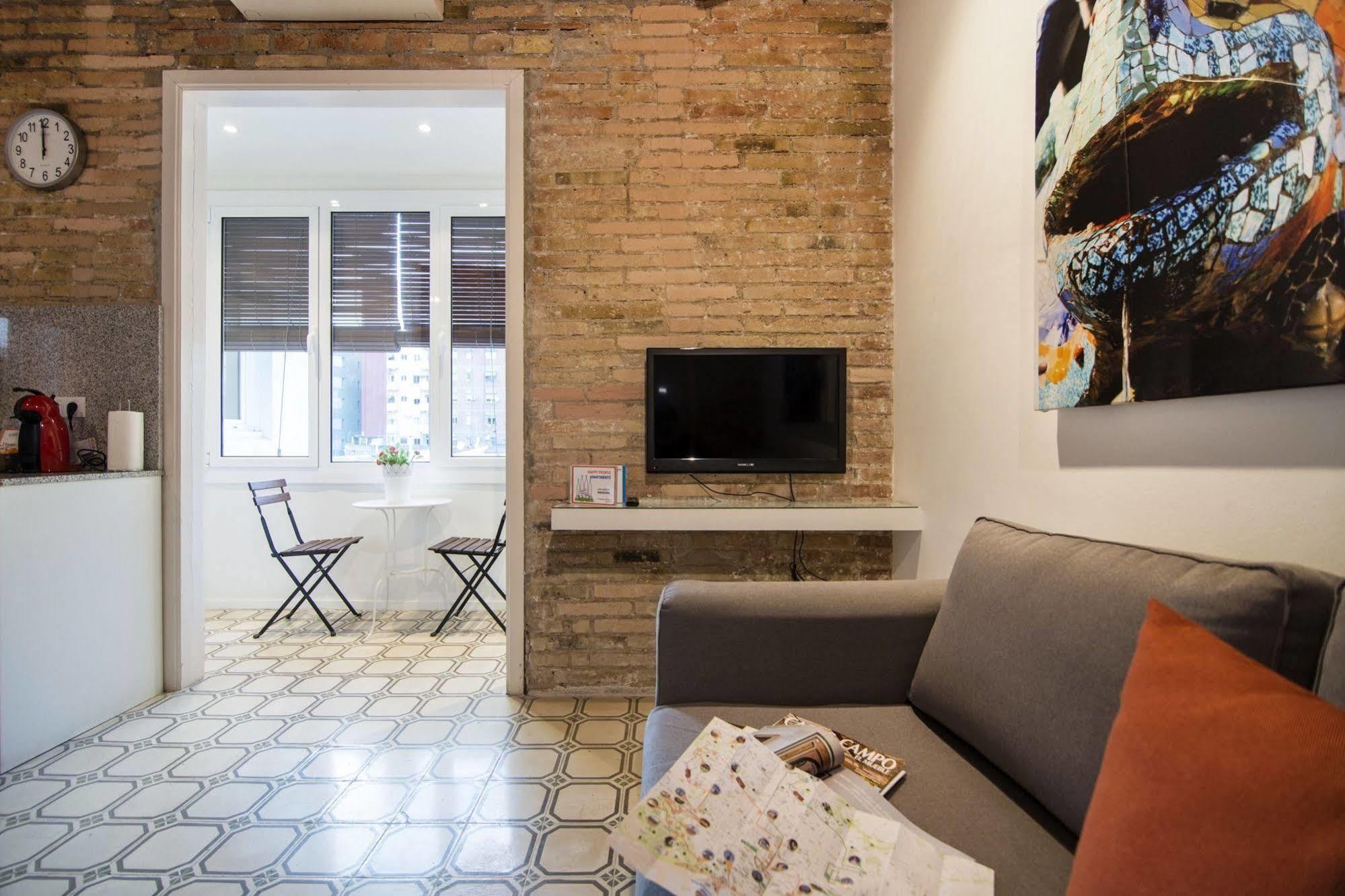 Happy People Gaudi Sant Pau Apartments Barcelona Luaran gambar