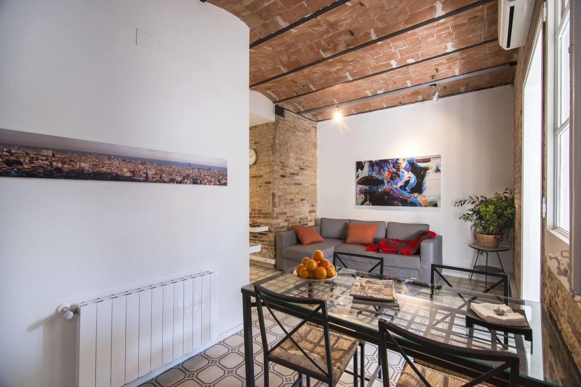 Happy People Gaudi Sant Pau Apartments Barcelona Luaran gambar