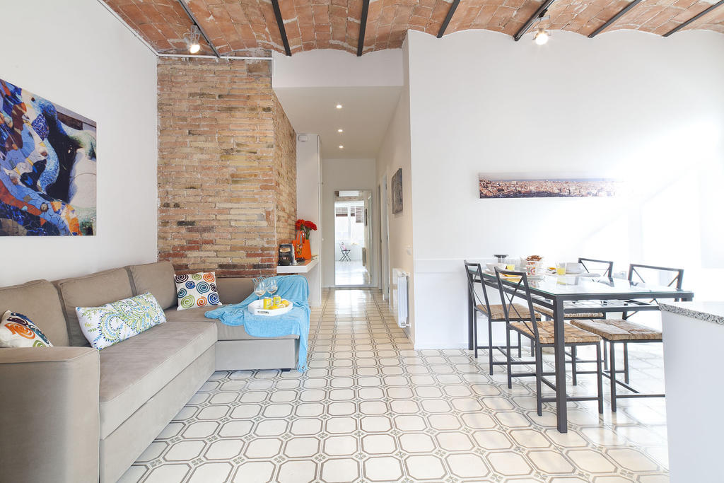 Happy People Gaudi Sant Pau Apartments Barcelona Luaran gambar