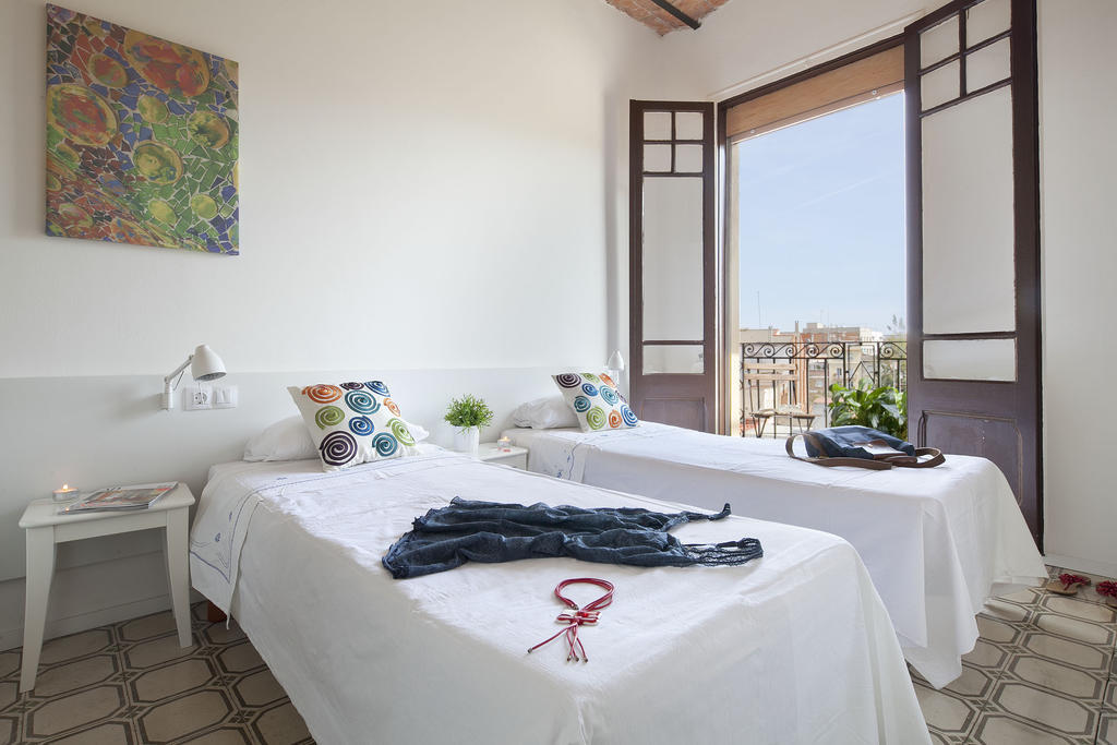Happy People Gaudi Sant Pau Apartments Barcelona Luaran gambar